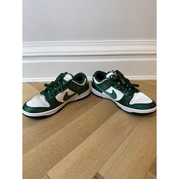 NIKE- Dunk Low Varsity Satin Green and White - US 7 - Picture 5 of 14